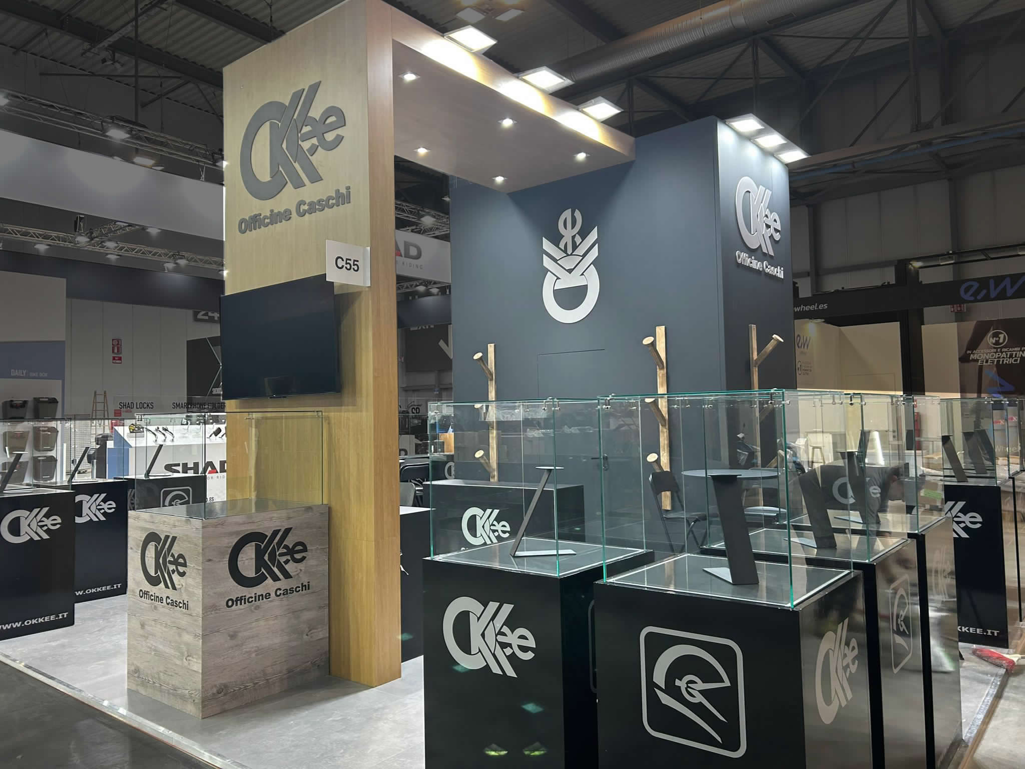 Stand Okee — EICMA 2024 — foto 2