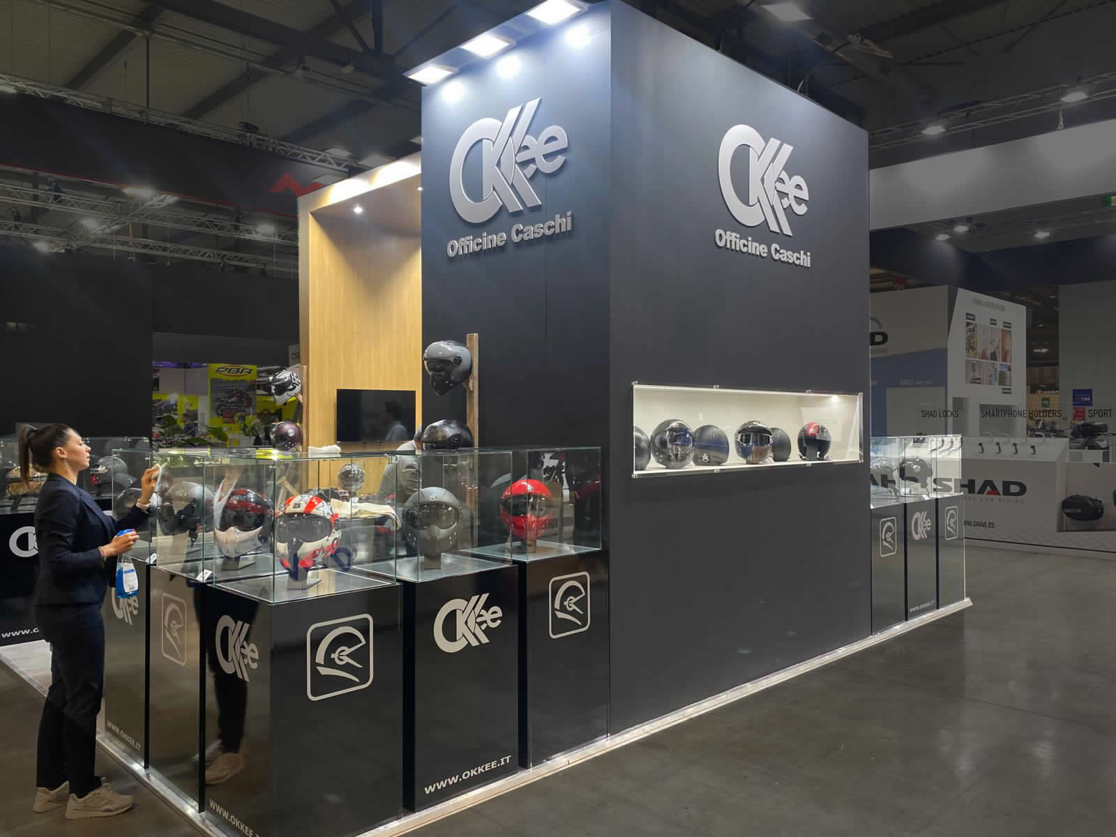 Stand Okee — EICMA 2024 — foto 3