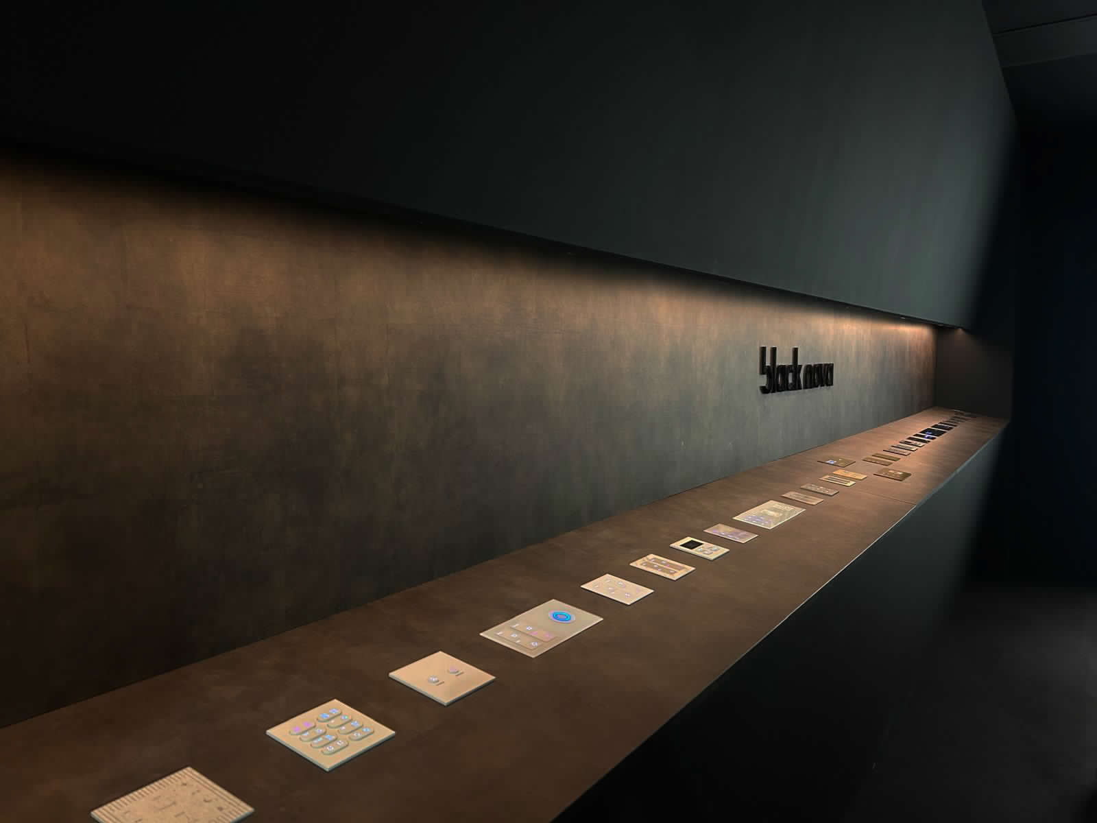 Stand Black Nova — Euroluce 2025 — foto 4