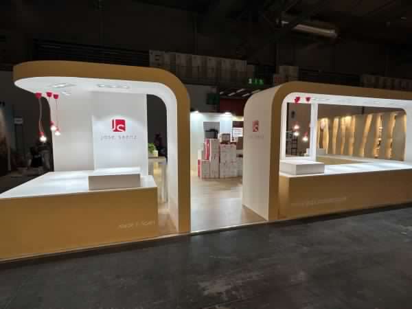 Stand Jose Saenz — MICAM 2025 — foto 4